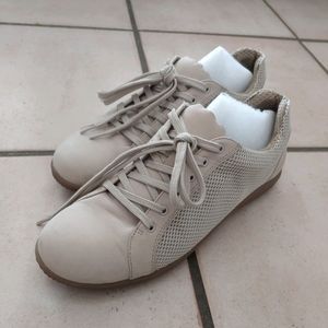 10.5M-SoftWalk Hickory walking athletic casual shoe